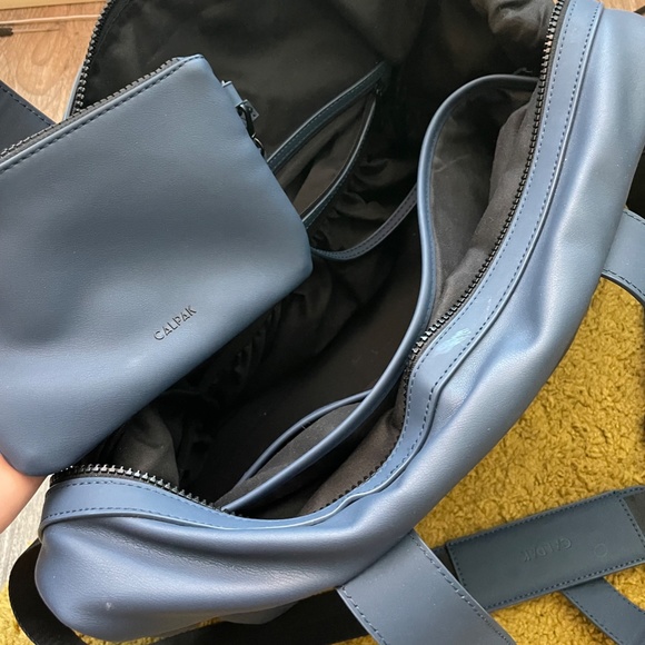 Calpak Hue Laptop Duffel in Atlantic *MINOR WEAR & TEAR* - Picture 8 of 10